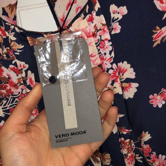 Vero Moda Floral Sleeveless Top (Size: S) - Picture 4 of 5